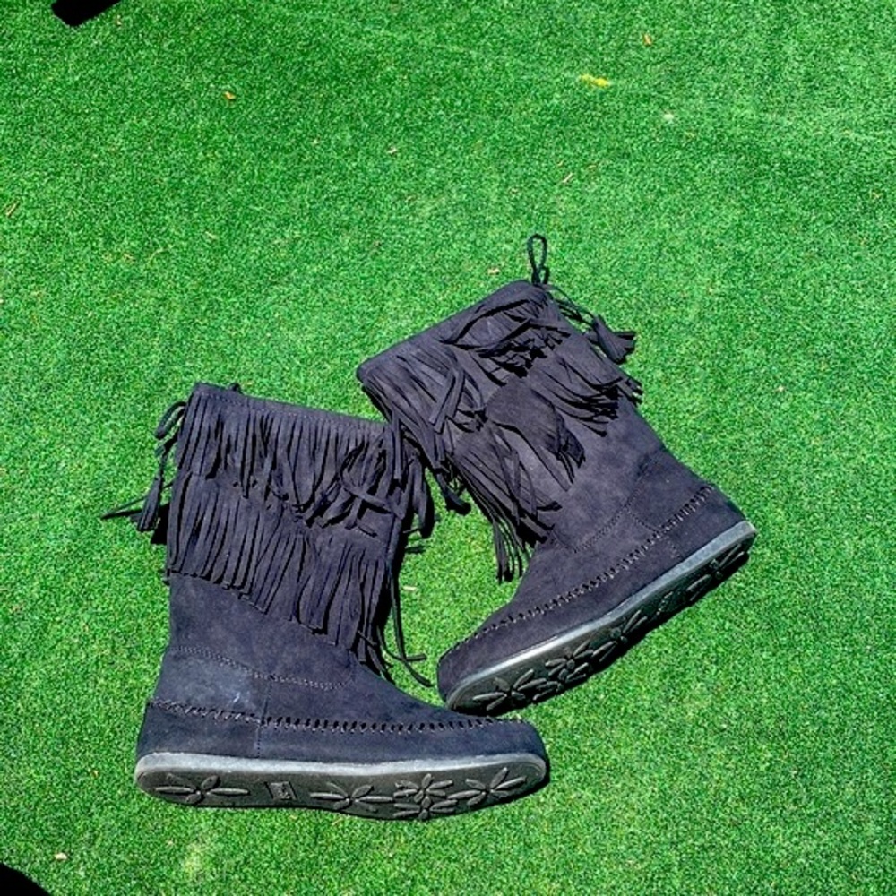 Girls Tall moccasins, Size 5, never worn